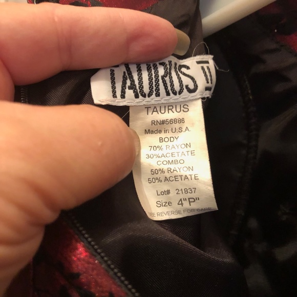 Stunning Vintage 1970's Red/Black Taurus II Dress - Picture 5 of 7